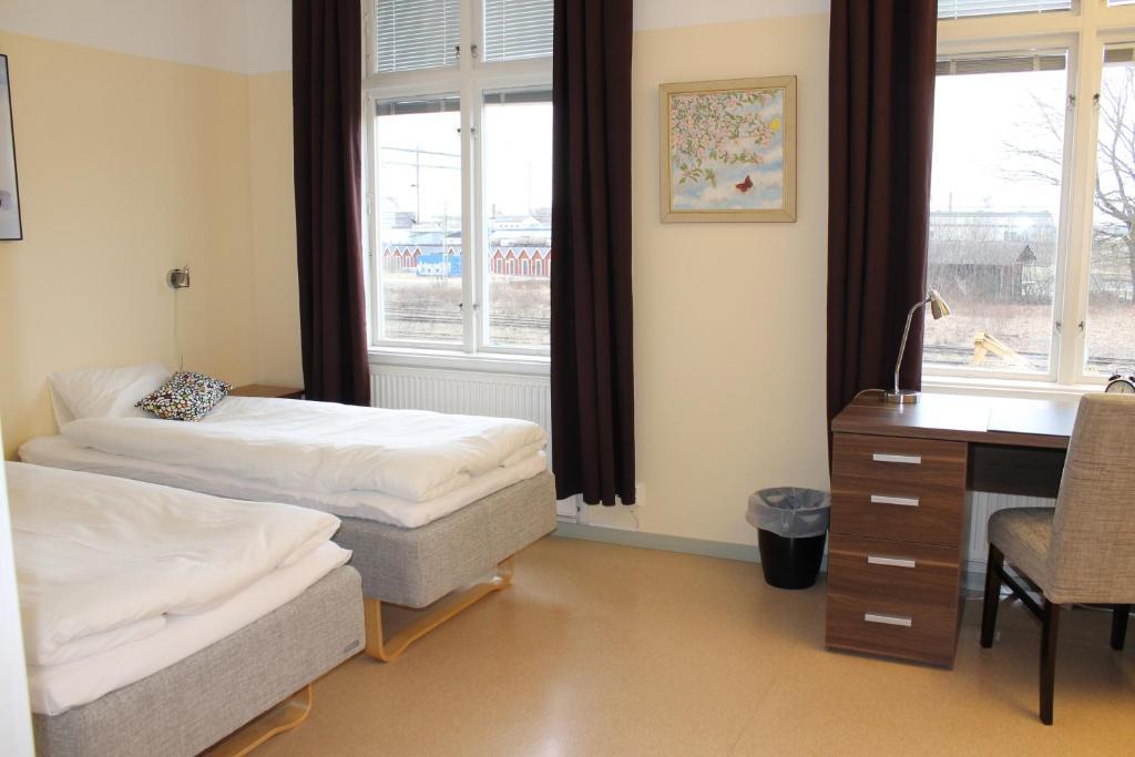 Stationshusets Hotell Och Cafe Köping Zimmer foto